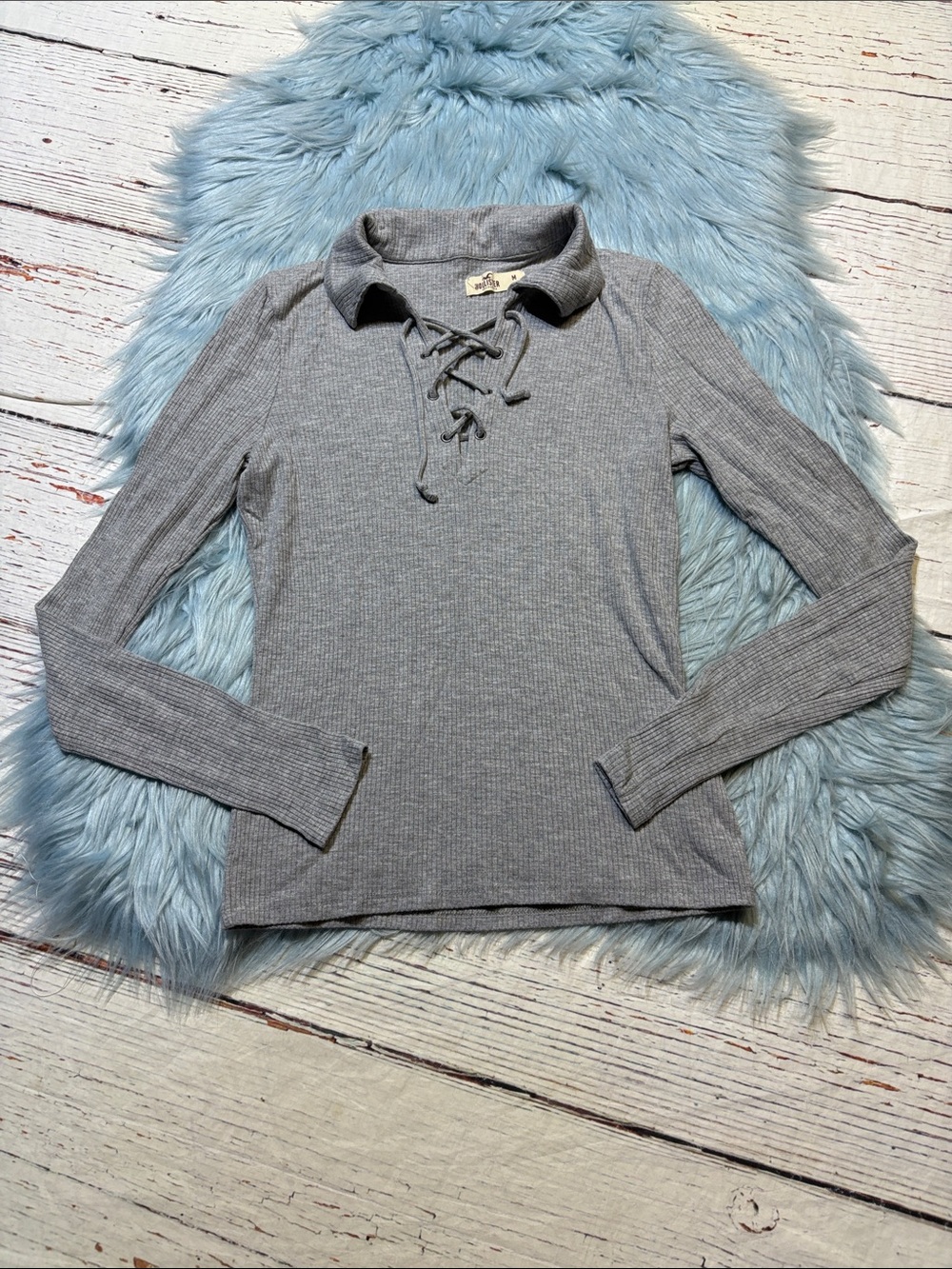 Hollister Gray Ribbed Lace-Up Long Sleeve Collared Top sz M